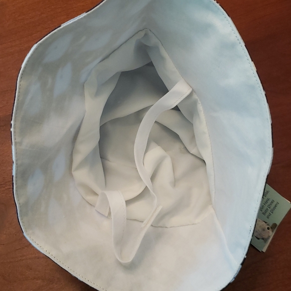 Kaya's Kloset Handmade Whale Sun Hat (a2p) - Picture 3 of 4